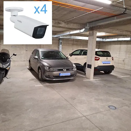 Lux 8, Center, Free Parking